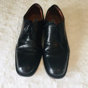 Johnston & Murphy Black Leather Oxfords. Size 12M